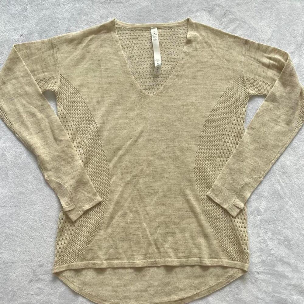 Lululemon Women's Cream and Tan Shirt